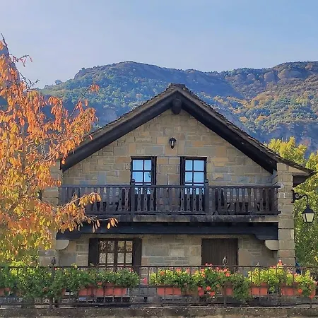 Rural El Mirador De Pirineos Hotel