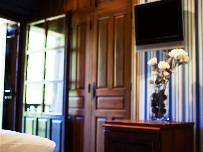 Hotel Rural El Mirador De Pirineos 4*